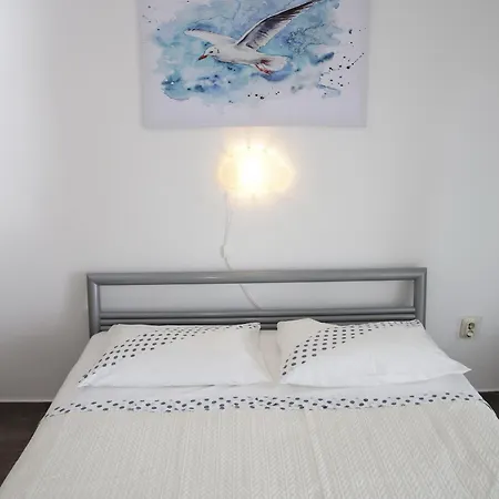 Zoralis A Konukevi Srima